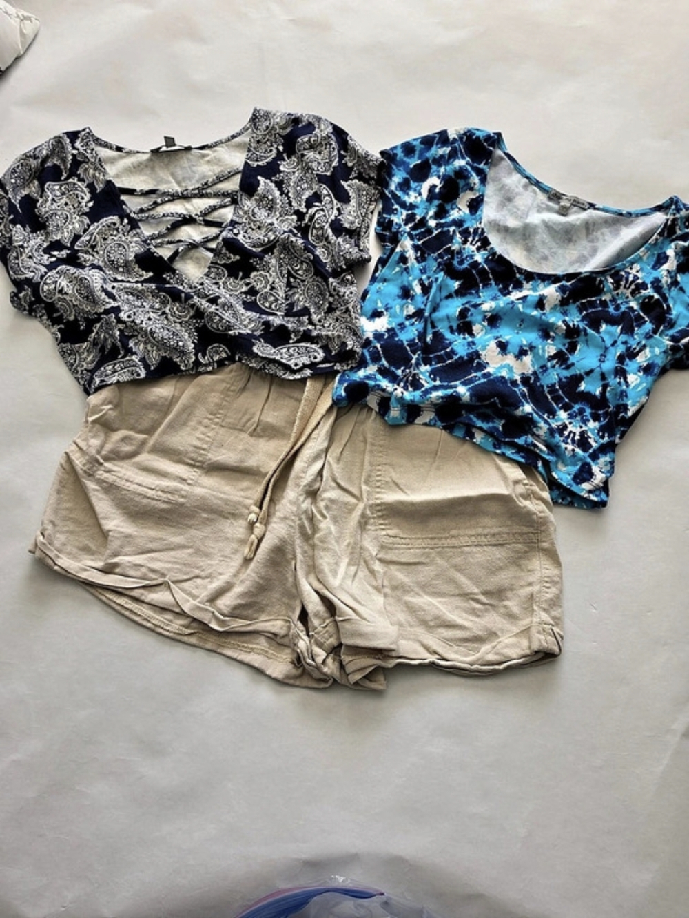 Charlotte Russe Women's Paisley Crop Top Set M And Charlotte Russe Shorts Large